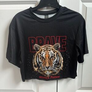 SHEIN Black and Red Tiger Graphic Short Sleeve Tee